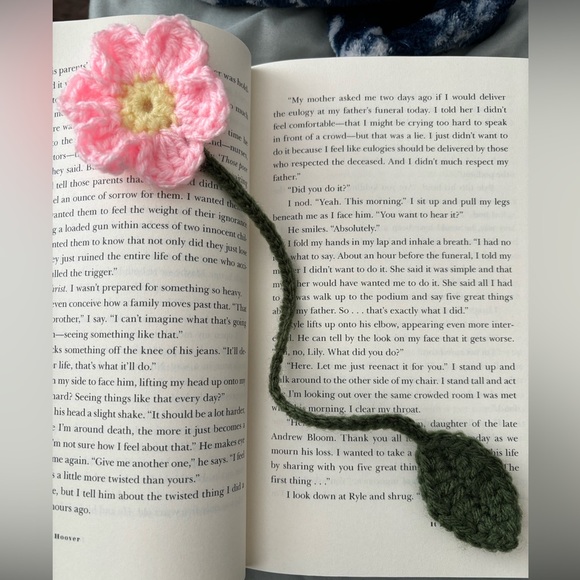 Accessories - Crochet flower 🌸 bookmark 📕